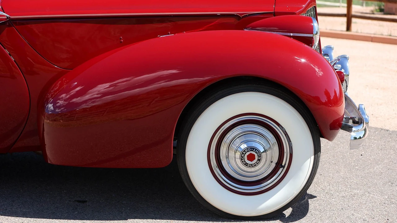1939 Packard - Image 6 of 31