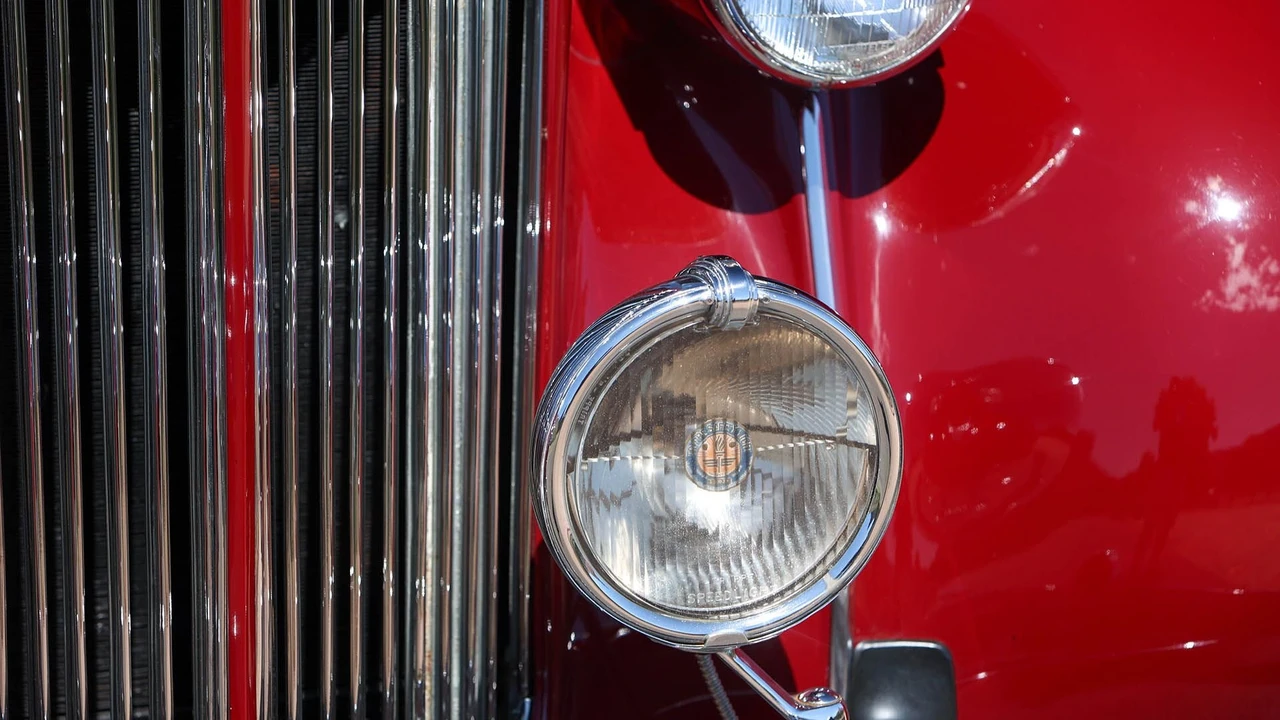 1939 Packard - Image 5 of 31