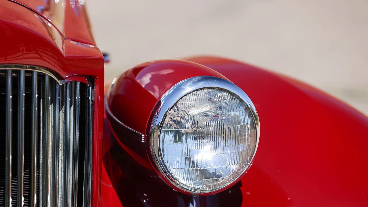 1939 Packard - Image 4 of 31