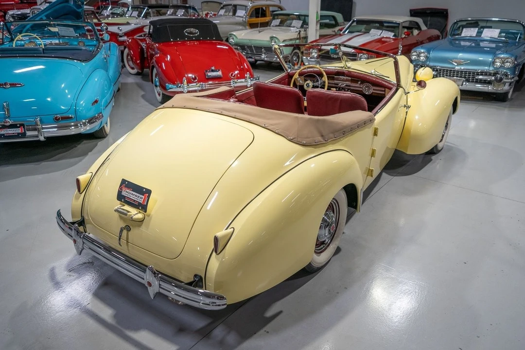 1939 Packard Twelve - Image 9 of 12