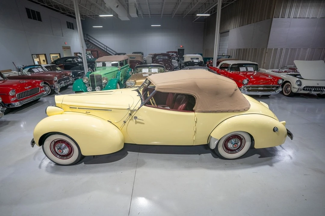 1939 Packard Twelve - Image 20 of 31