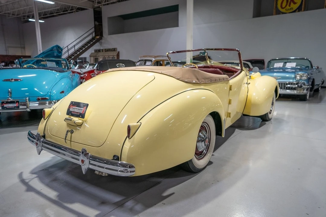 1939 Packard Twelve - Image 25 of 31