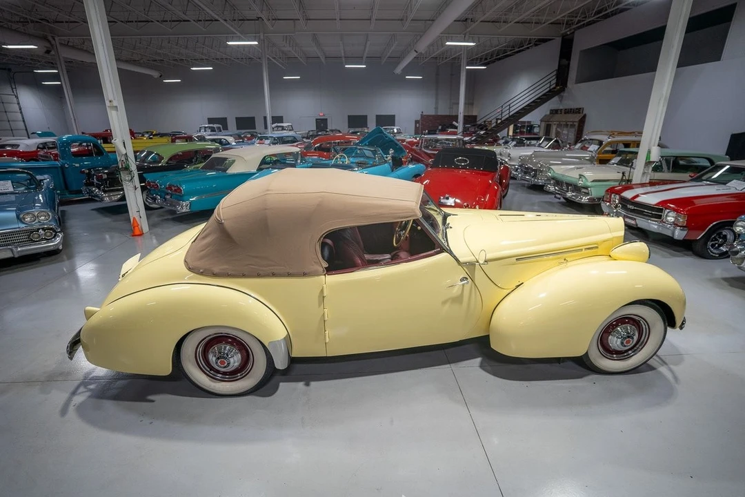 1939 Packard Twelve - Image 16 of 31
