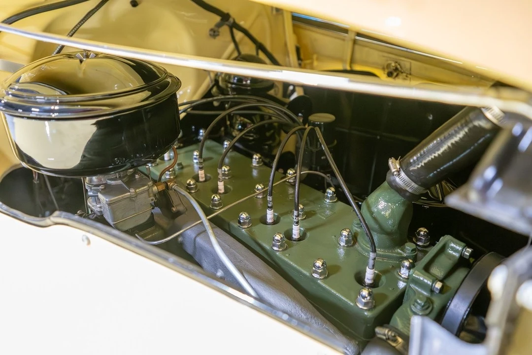 1939 Packard Twelve - Image 3 of 12