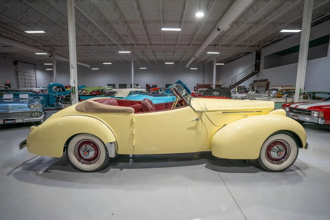 1939 Packard Twelve - Image 24 of 31