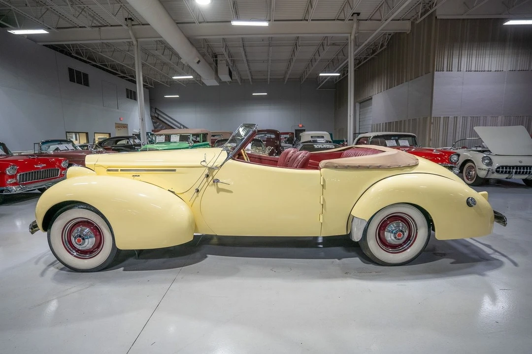 1939 Packard Twelve - Image 28 of 31