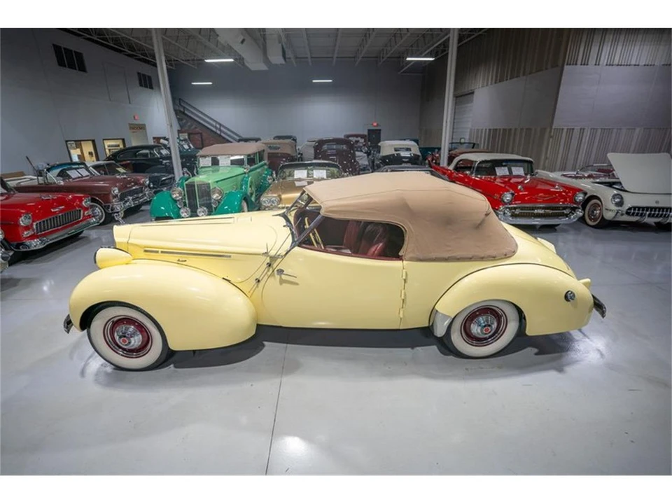 1939 Packard - Image 16 of 31