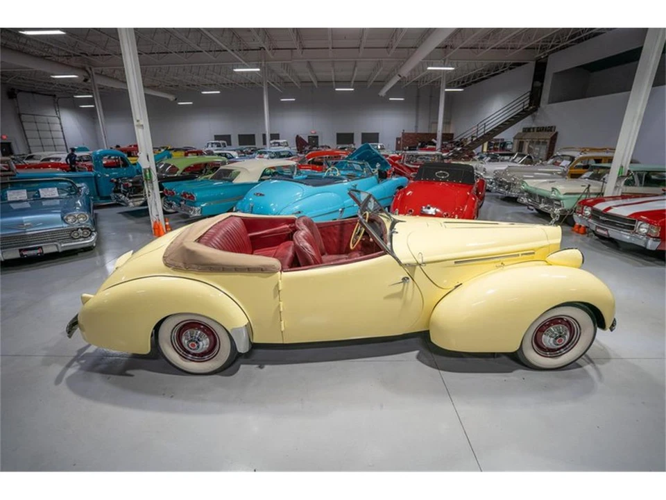 1939 Packard - Image 4 of 31
