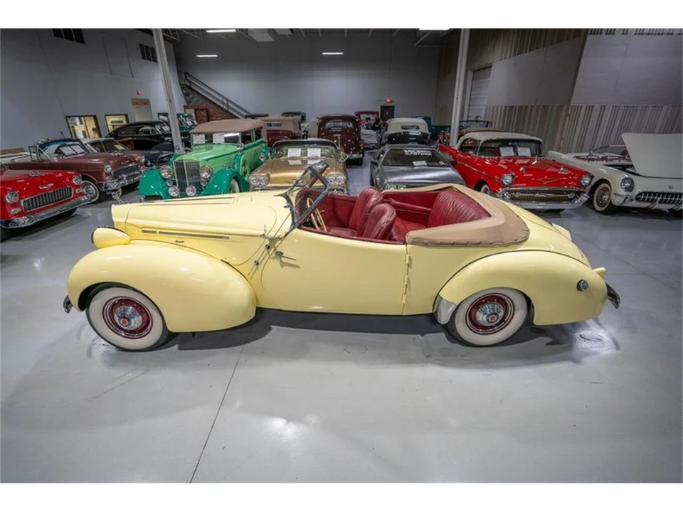 1939 Packard - Image 8 of 31