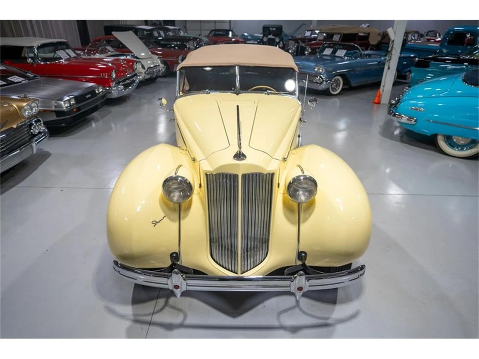 1939 Packard - Image 10 of 31