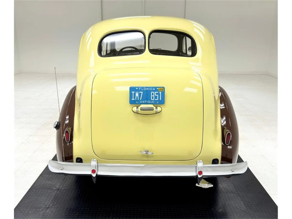 1939 Packard Twelve - Image 4 of 31
