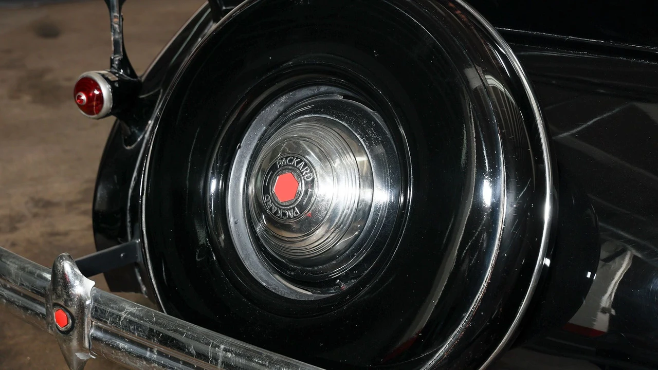 1939 Packard - Image 28 of 31