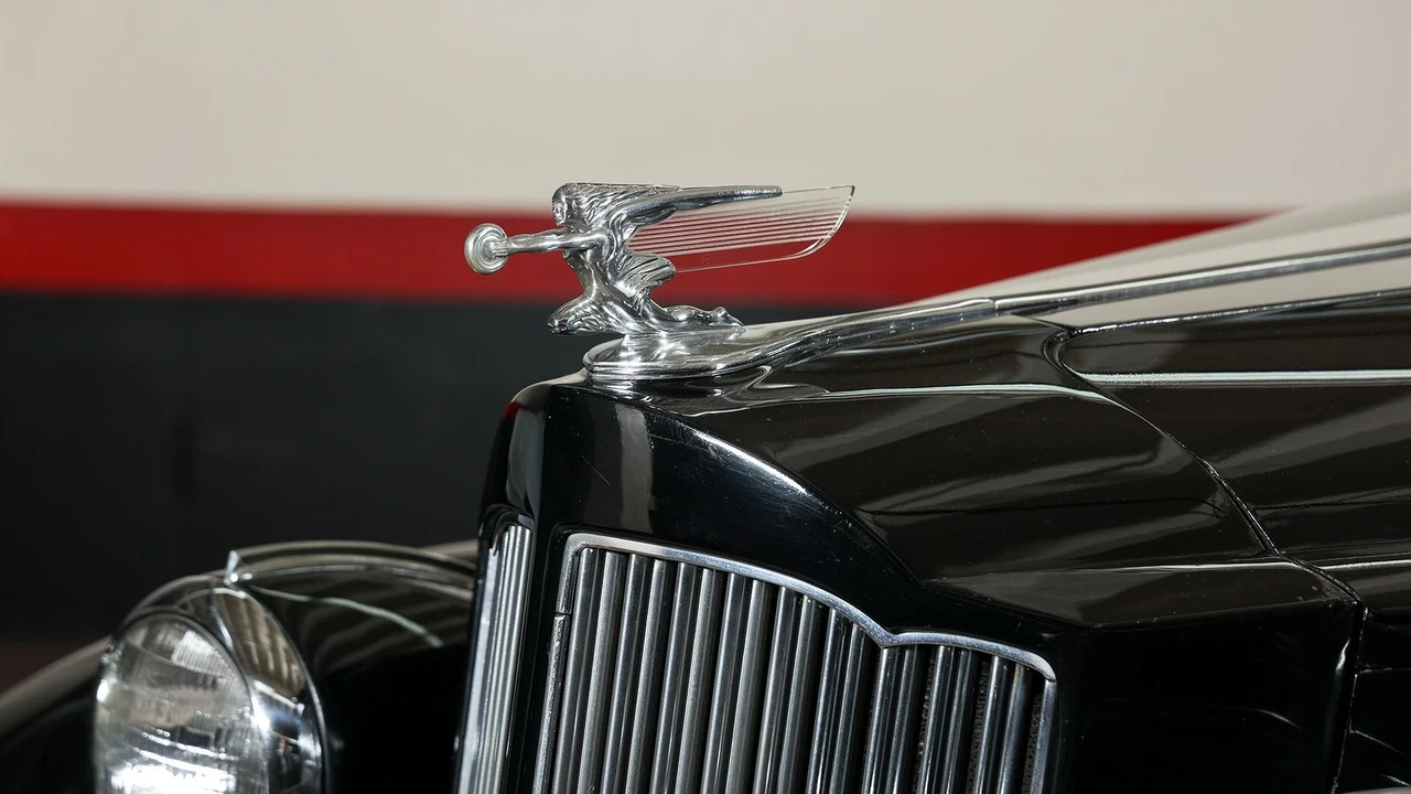 1939 Packard - Image 7 of 31