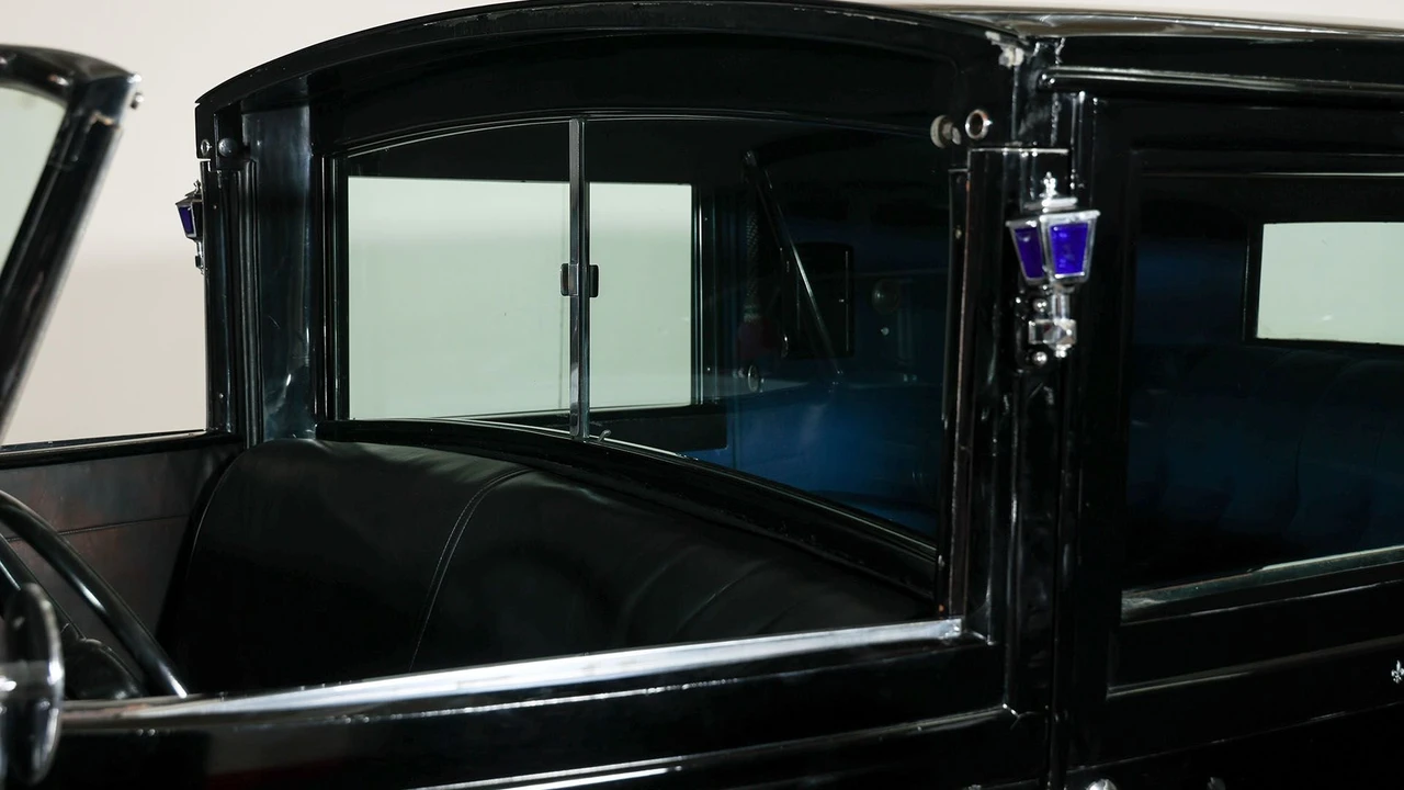 1939 Packard - Image 12 of 31