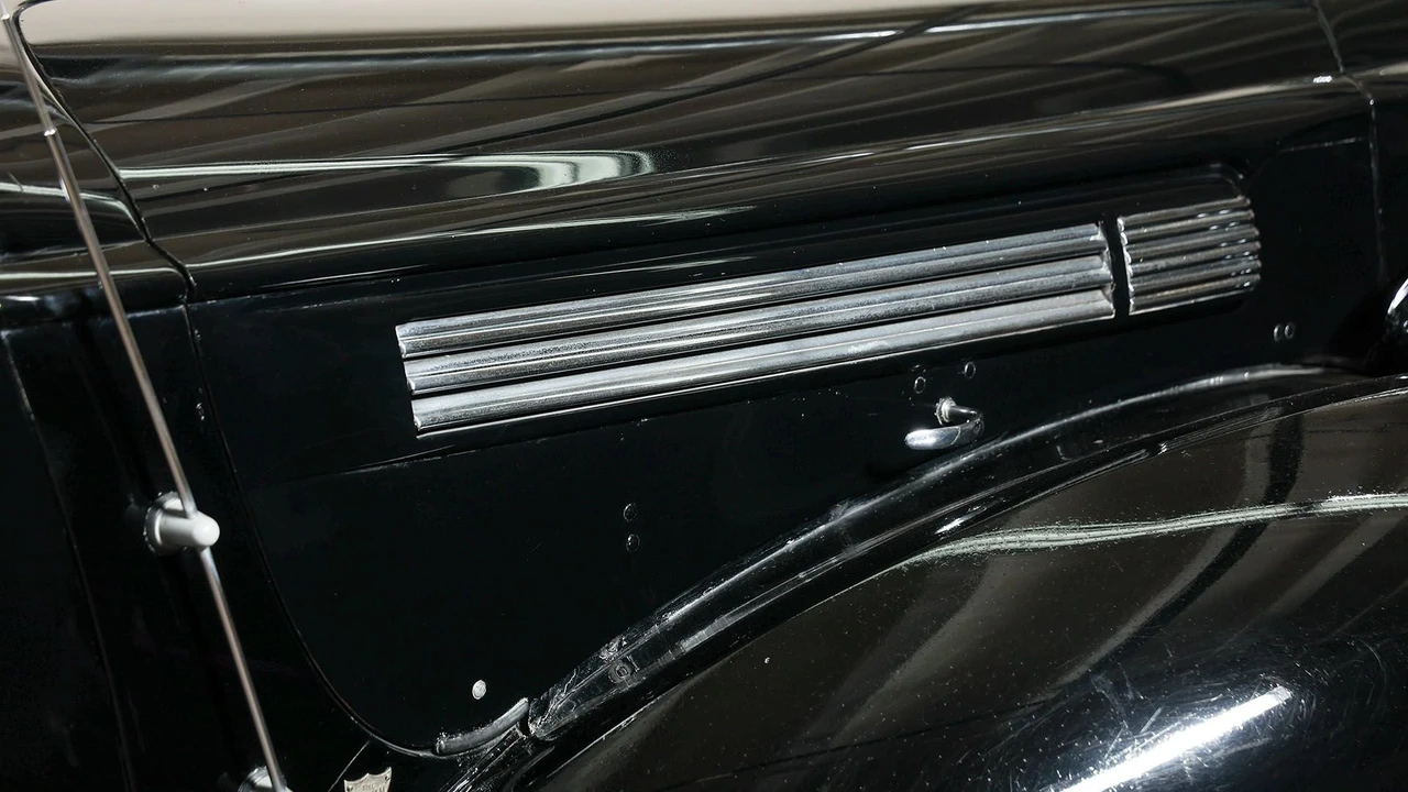 1939 Packard - Image 13 of 31