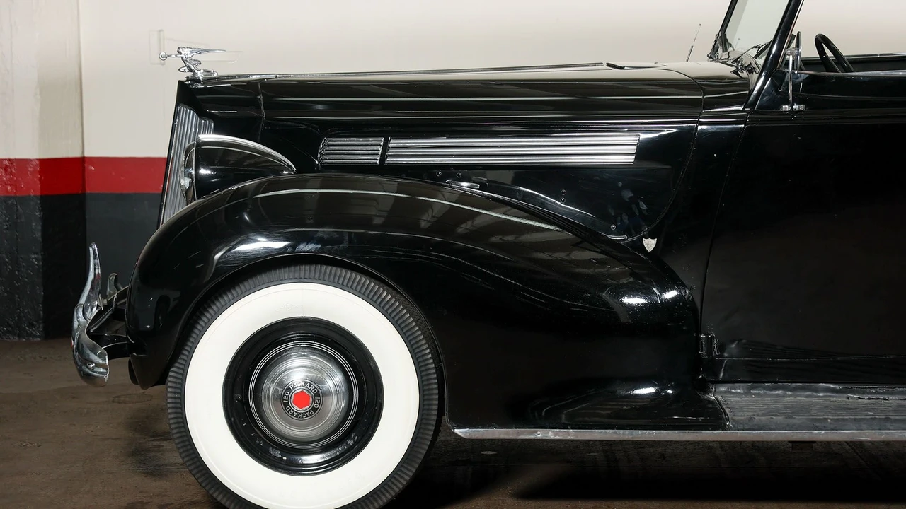 1939 Packard - Image 25 of 31