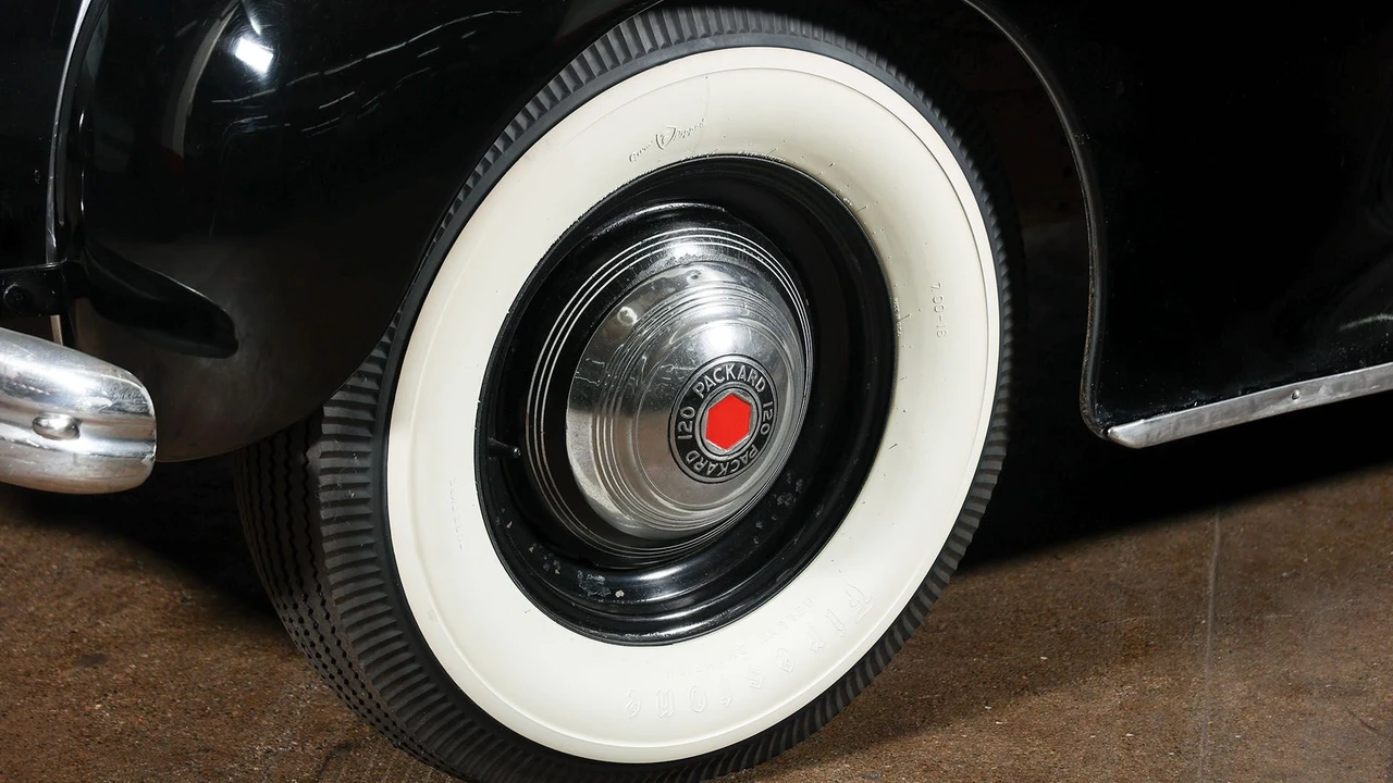 1939 Packard - Image 23 of 31