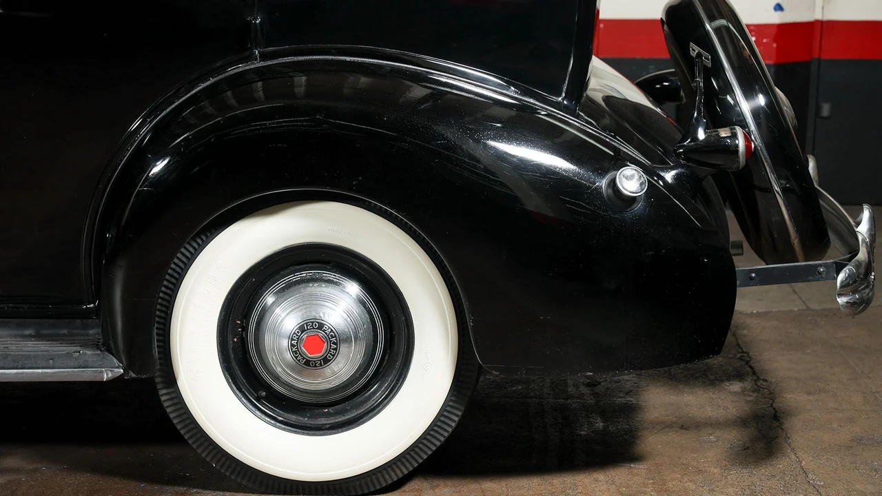 1939 Packard - Image 29 of 31