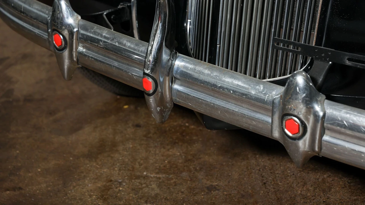 1939 Packard - Image 9 of 31