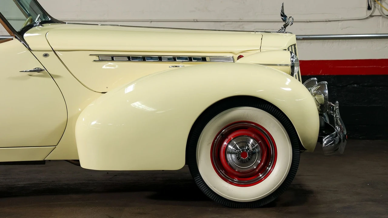 1939 Packard - Image 17 of 31