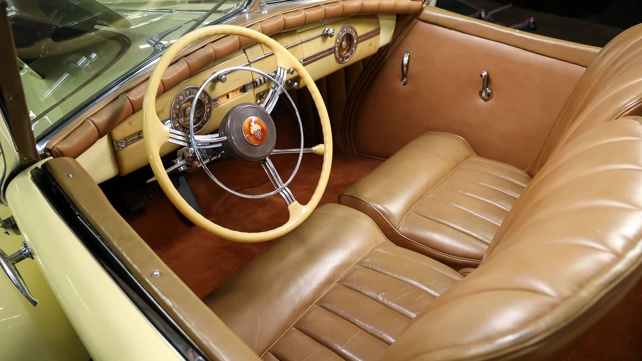 1939 Packard - Image 5 of 31