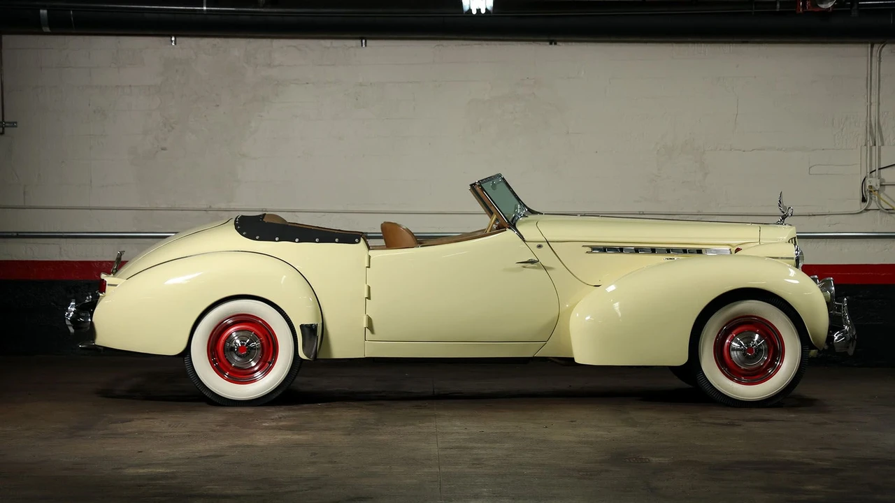 1939 Packard - Image 3 of 31