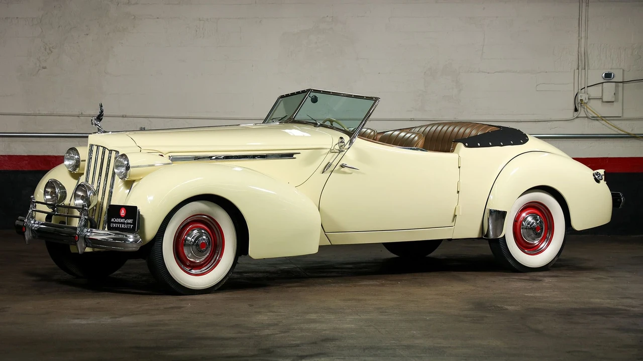 1939 Packard - Image 10 of 31