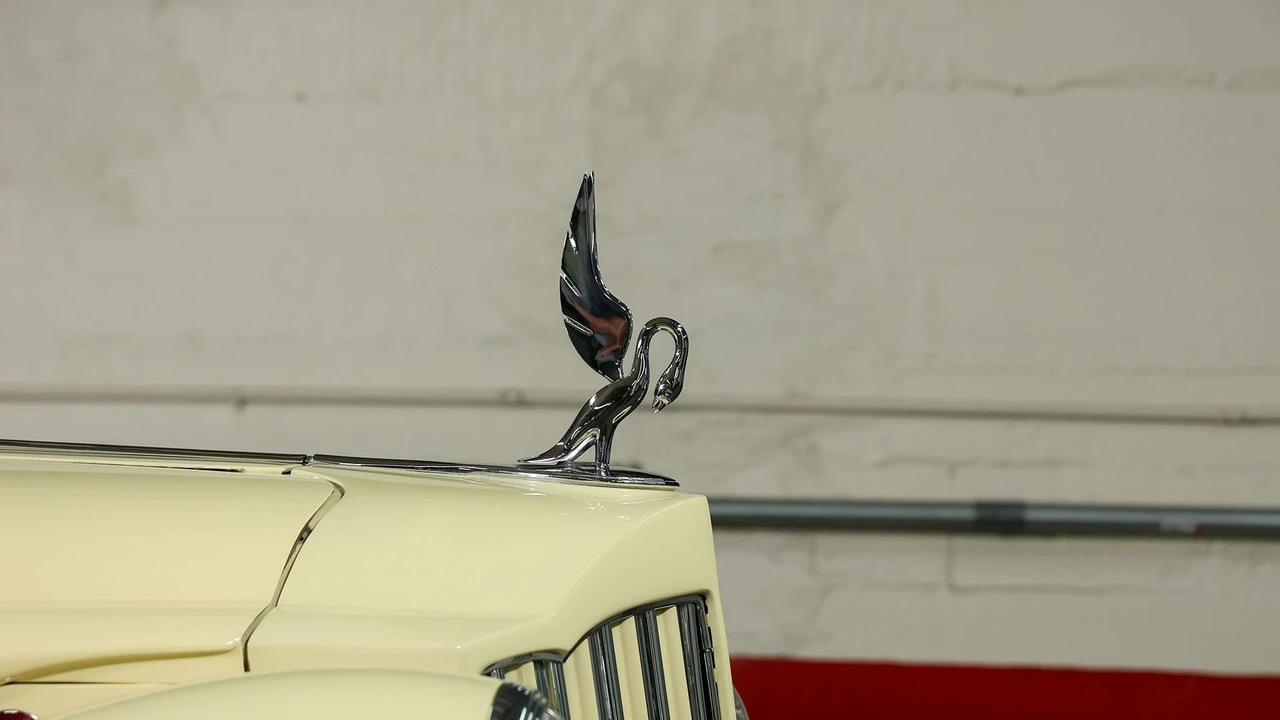 1939 Packard - Image 6 of 31
