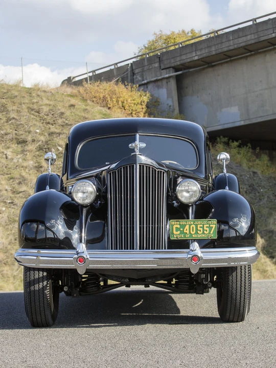 1939 Packard Eight - Image 5 of 31