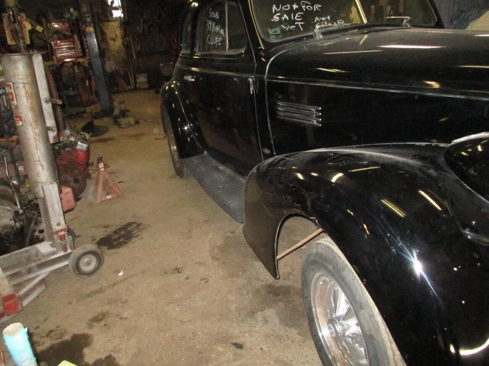 1939 Pontiac - Image 6 of 14
