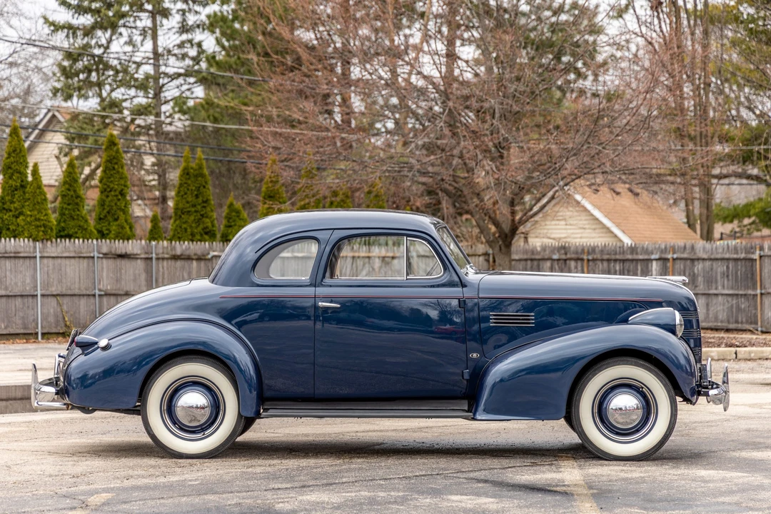 1939 Pontiac - Image 9 of 31
