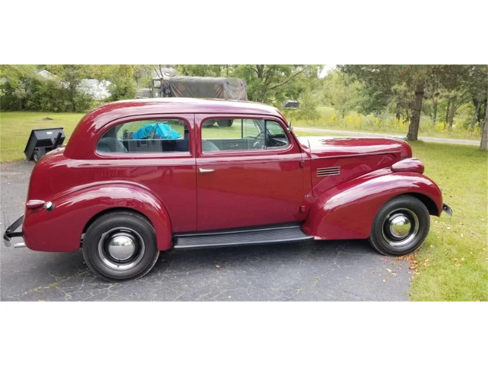 1939 Pontiac - Image 2 of 11