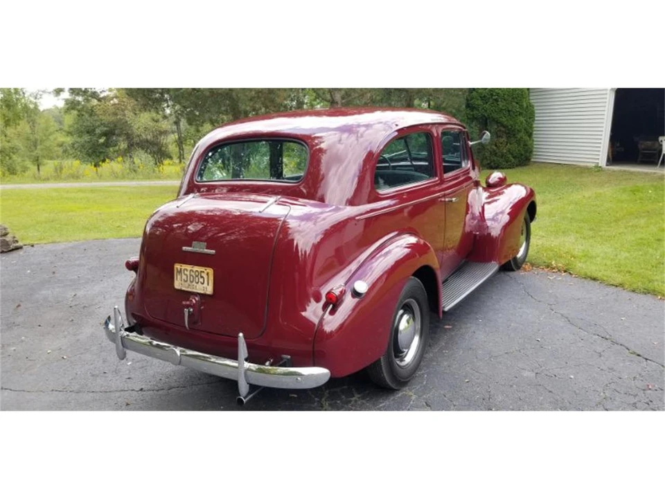 1939 Pontiac - Image 4 of 11
