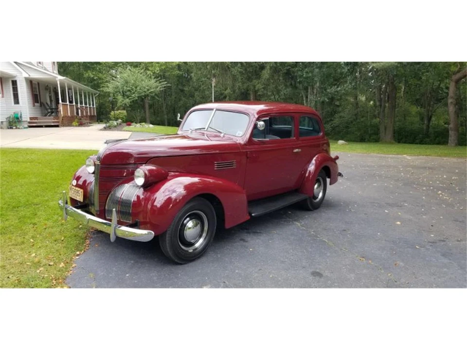 1939 Pontiac - Image 3 of 11