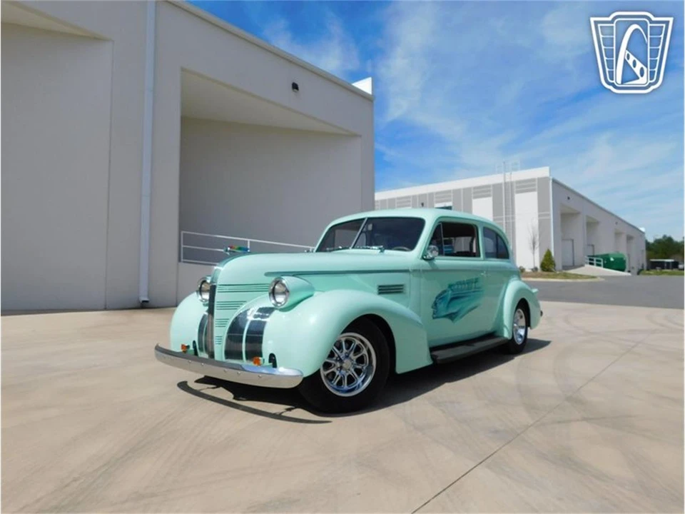 1939 Pontiac - Image 2 of 31