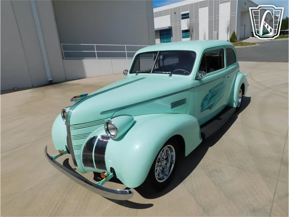 1939 Pontiac - Image 8 of 31