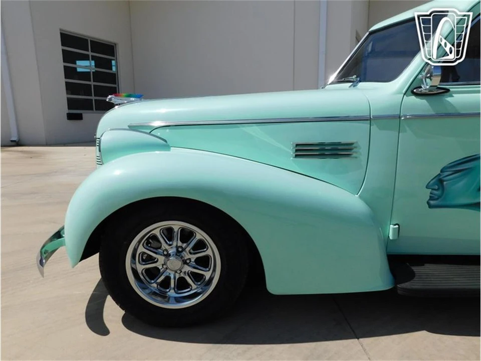 1939 Pontiac - Image 10 of 31
