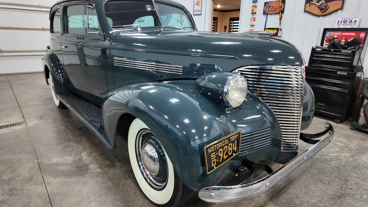 1939 Chevrolet Standard & Master & Master Deluxe & Special Deluxe - Image 9 of 31