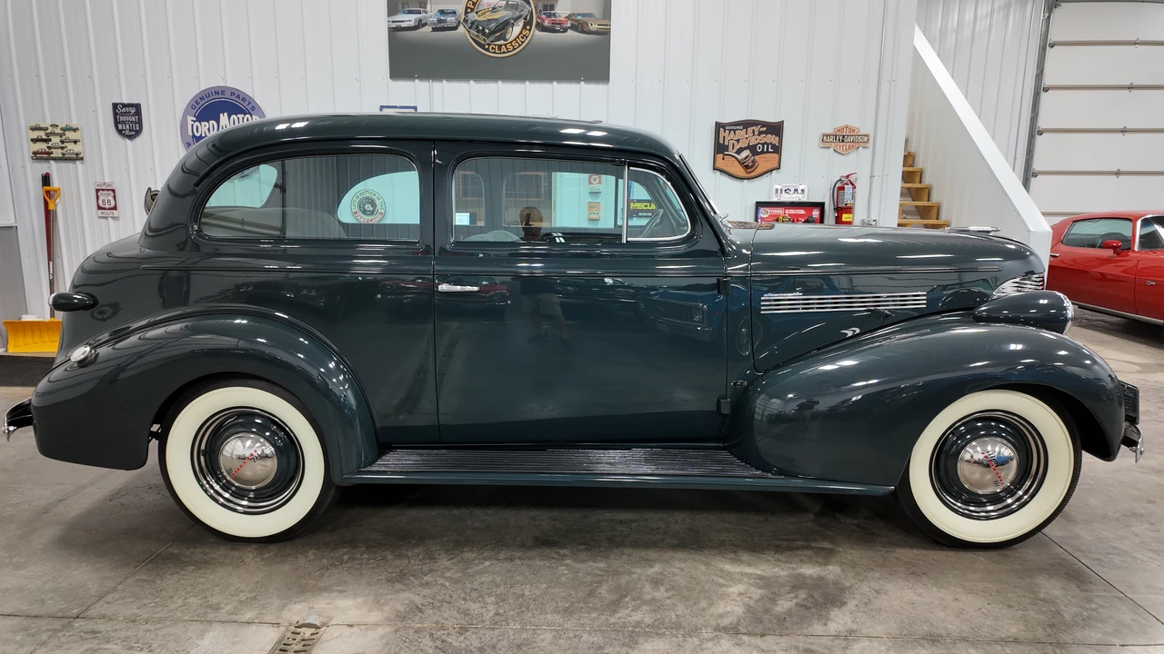 1939 Chevrolet Standard & Master & Master Deluxe & Special Deluxe - Image 8 of 31