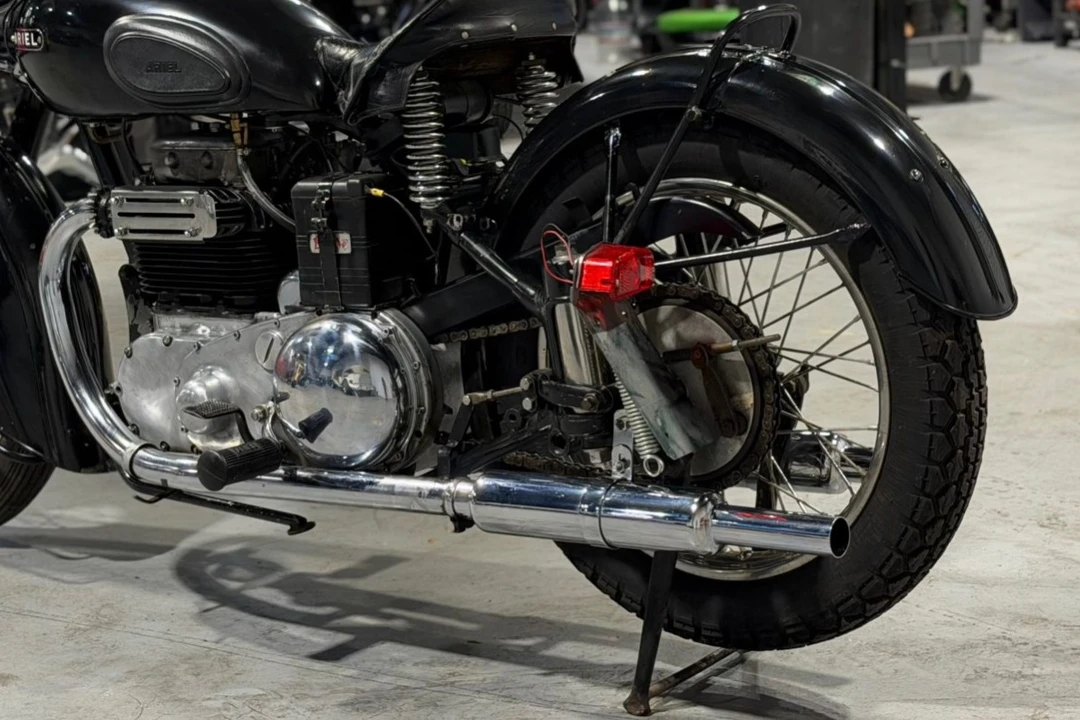 1940 Ariel Motorcycles - Image 6 of 7