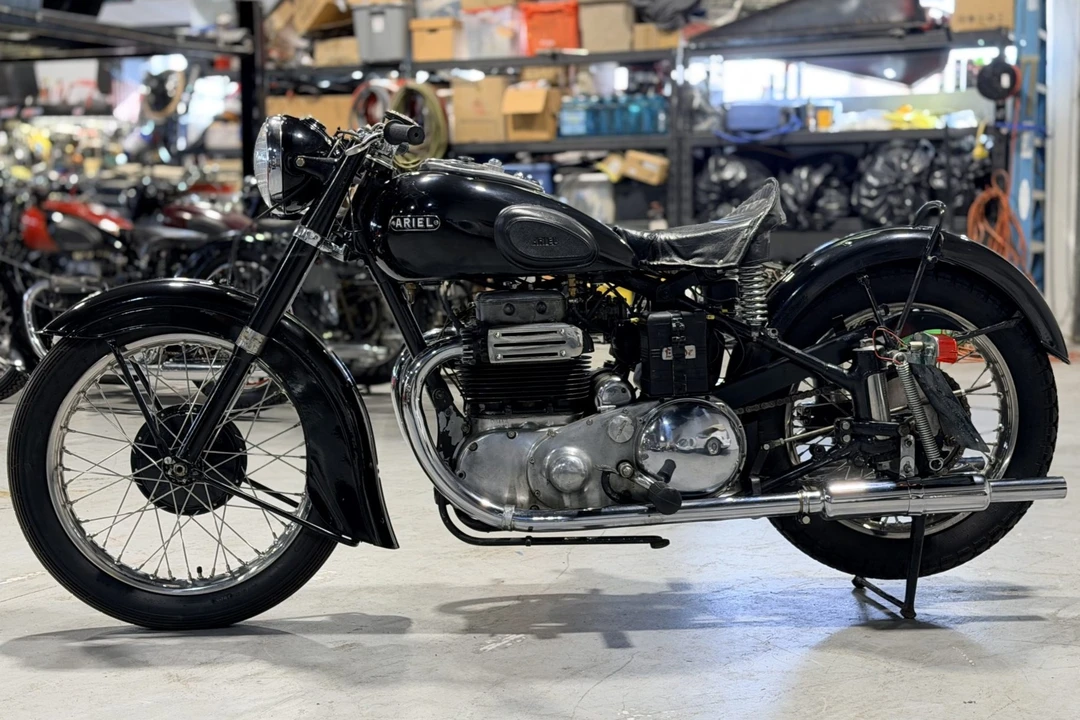 1940 Ariel Motorcycles - Image 2 of 7