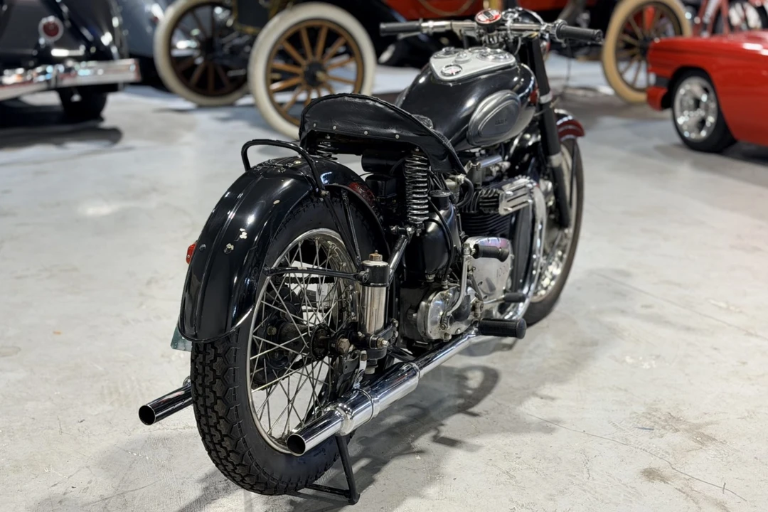 1940 Ariel Motorcycles - Image 3 of 7