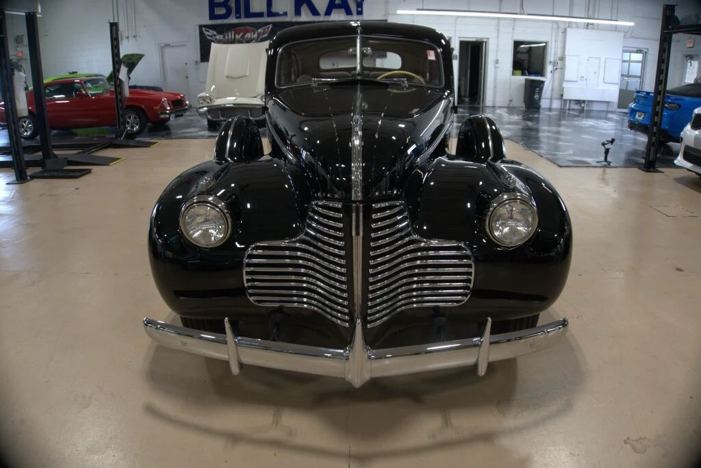 1940 Buick Roadmaster - Image 9 of 12