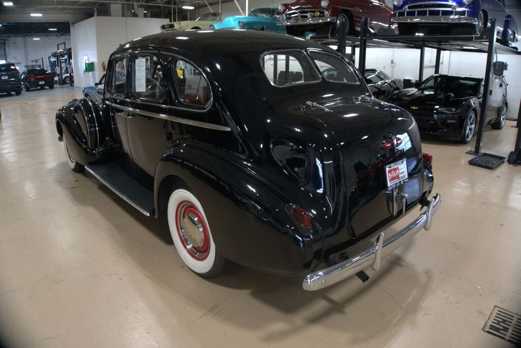 1940 Buick Roadmaster - Image 4 of 12
