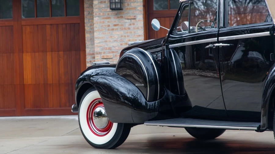 1940 Buick Roadmaster - Image 12 of 21