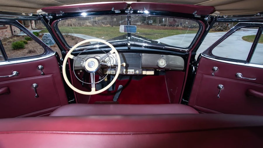 1940 Buick Roadmaster - Image 13 of 21