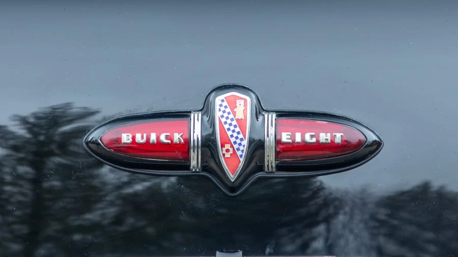 1940 Buick Roadmaster - Image 16 of 21