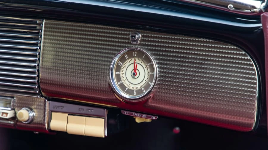1940 Buick Roadmaster - Image 18 of 21