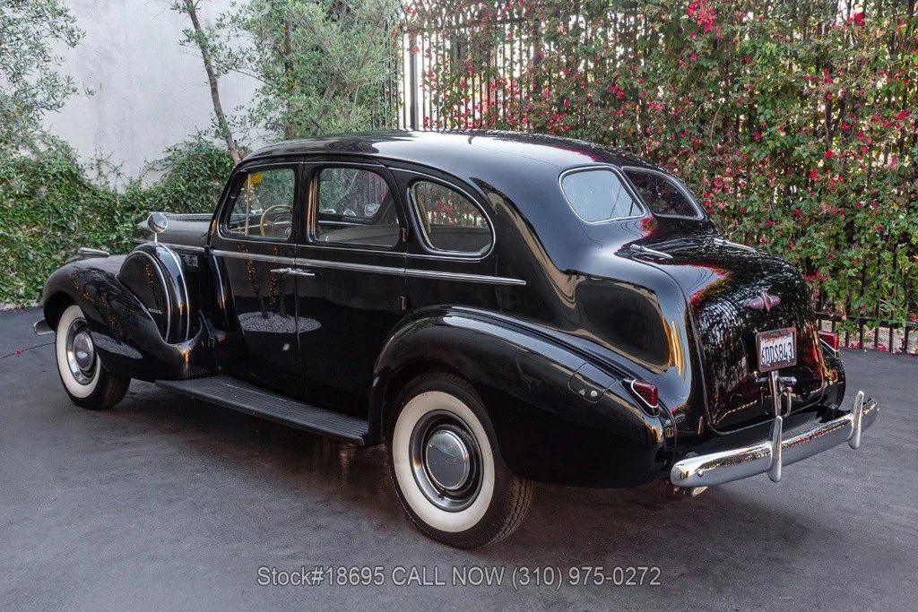 1940 Buick Roadmaster - Image 7 of 12