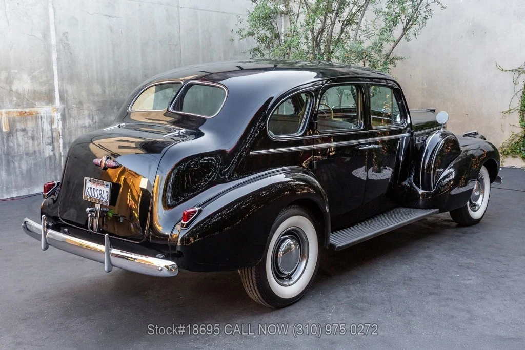 1940 Buick Roadmaster - Image 5 of 12